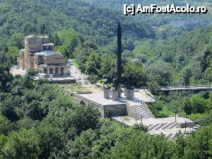 P30 [JUL-2013] Monumentul inchinat tarilor Aseni si Muzeul de Arta Contemporana