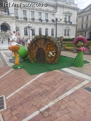 P14 [MAY-2024] decorațiunile de Paste din fața Primăriei