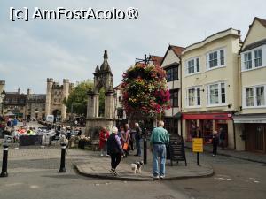 P42 [OCT-2025] Lumea iese la plimbare în oraş - Wells