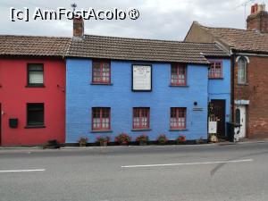 P06 [OCT-2025] Case vechi din Glastonbury