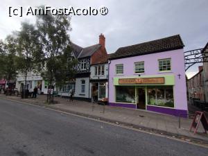 P07 [OCT-2025] Pe una din străzile centrale din Glastonbury