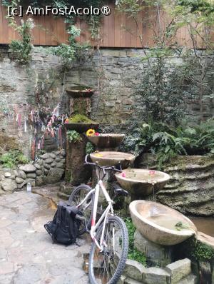 P08 [OCT-2025] Fântână exterioară lângă Templul Alb