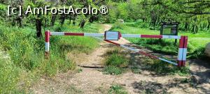 P03 [MAY-2025] De aici începe traseul (marcaj: bandă albastră).