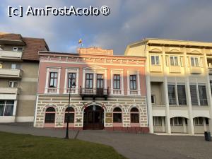 P22 [DEC-2025] Sfântu Gheorghe. Clădire veche, frumos restaurată.