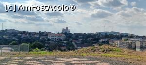 P06 [MAY-2025] Vedere spre oraș - observăm Școala Cotovu (viitor sdiu al muzeului) și catedrala Hârșovei.
