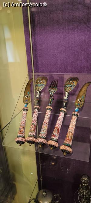 foto-vacanta la Muzeul Colecţiilor de Artă (Palatul Romanit)