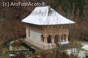 foto-vacanta la Mănăstirea Jgheaburi [Piscul Mare, com Stoeneşti]