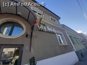 P01 [OCT-2025] Intrarea în hotel, din Bd Republicii